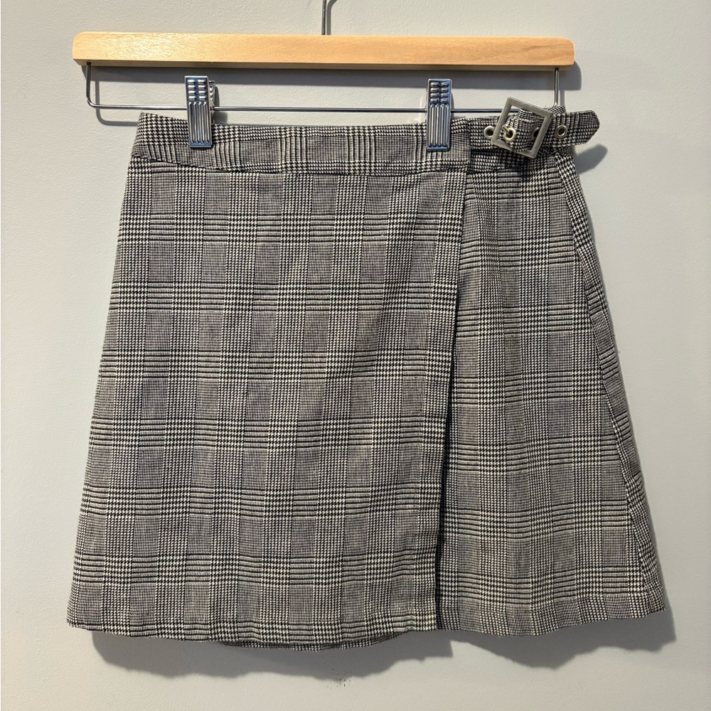 Brandy Melville - John Galt Black and White Plaid Mini Skirt